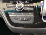 運転席/助手席シートヒーターで寒い日もすぐに温かくなり快適に過ごせます。2段階の温度調整が可能です