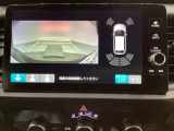 バックでの車庫入れも安心です! リアカメラが付いているバックモニター付のナビディスプレーを装備しております。バンパーについているソナーや、操作線もついており距離感も画面から確認できます。