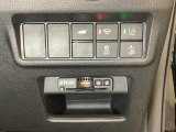 Hondaセンシング用のVSA(ABS+TCS+横滑り抑制)解除と路外逸脱抑制機能のオンオフスイッチなどはハンドルの右側に装備しています。ETC2.0がついています。高速道路の料金所の通過も楽々です。