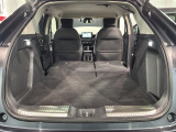 リア席を倒せば広々とした空間の出来上がり!床が低くフラットになり、天井までの高さがありますので積載が便利です。