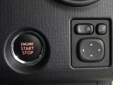 キーは鞄やポケットに入れたままでラクチン始動、スマートエントリーシステムを装備してます。