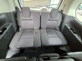 3列目も座り心地のいいソファのようなシート。後席もリラックスしてゆったりと座れます。