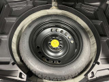 スペアタイヤがついていて、パンクや不測の事態が起きても安心です!