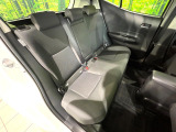後部座席も気になるようなキズ・汚れやへたり等、大きなダメージはなく、良好な状態です。