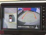 駐停車には便利なアラウンドビューモニター搭載。サイドモニターの切り替えも可能です。
