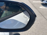 【BSM】ブラインドスポットモニター(BSM)は、死角にいる車両をセンサーで検知し、ドライバーに注意を促すことで、安全な車線変更をサポートします。