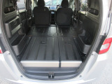 リアシートを倒せば広々ラッゲジスペースの出来上がり♪♪シートアレンジ次第でさまざまな大きさの荷物の積み込みが可能です♪