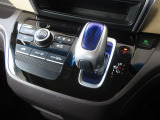 手の届きやすい位置にレイアウトされた操作のしやすいインパネシフト◎コンパクト設計で足元もスッキリお使い頂けます◎