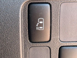 【パワースライドドア】スマートキーや運転席のスイッチでスライドドアの開閉が可能♪電動だから力を入れてドアを開ける必要が無く、小さいお子様でも、重い荷物を持っている時もラクに開け閉めできます♪