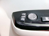 ドアミラーの鏡面の調節、格納は運転席からすべて操作できます!