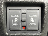 【両側パワースライドドア】スマートキーや運転席のスイッチで後席両側スライドドアの開閉が可能♪電動だから力を入れてドアを開ける必要が無く、小さなお子様でも簡単に開け閉めでき快適です♪