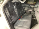 後部座席も気になるようなキズ・汚れやへたり等、大きなダメージはなく、良好な状態です。