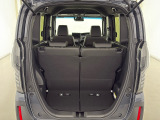 広々としたカーゴスペース。週末のお買い物や長期旅行のたくさんの荷物も積載できます。
