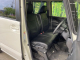 運転席シート廻りは使用感も少なく、良好な状態となっています。丁寧に使われていたことがよくわかりますね。