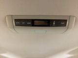 リア席からも空調調節が可能です☆