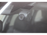 現代の車社会の必需品。ドライブレコーダー装着。エンジン始動後の一部始終を記録します。
