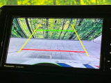 【バックカメラ】駐車時に後方がリアルタイム映像で確認できます。大型商業施設や立体駐車場での駐車時や、夜間のバック時に大活躍!運転スキルに関わらず、今や必須となった装備のひとつです!