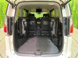 後席を格納すると、これだけの広さが!シーンに合わせたシートアレンジで、大きな荷物も積むことが出来ます♪