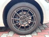 【純正16インチアルミホイール】外観にマッチした純正アルミホイールを装着しております。各種社外アルミホイールや、スタッドレスタイヤも取扱いしております。是非ご相談ください♪