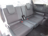 リアシートもゆとりのある足元です。