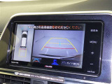 後方の見える安心をお届けするバックガイドモニター付:バックするときのアシストラインもあって楽々バック!車庫入れや縦列駐車をサポートし、苦手な駐車も安心です!今やもう手放せない装備ですネ♪