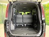 後席を格納すると、これだけの広さが!シーンに合わせたシートアレンジで、大きな荷物も積むことが出来ます♪