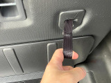 荷室側からリヤシートのスライドできる【左右独立リヤシートスライド】搭載。大きな荷物もバックドアを開けるだけでスムーズに載せられます。