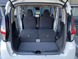 リヤシートを全て倒せばさらに荷物が積めますよ。