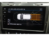 【リヤビューカメラ】【オプティカルパーキングシステム】車庫入れの駐車時に便利です。