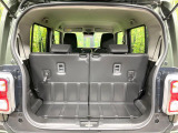 普段のお買い物や通勤、送迎等に十分な荷室スペースを確保しております。セカンドシートを倒すと、大きな荷物の積載も可能です♪