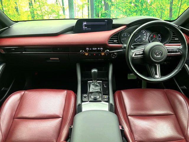 Mazda3 インパネ バーガンディセレクション フロント マツダ MAZDA3ファストバック 1.8 XD バーガンディ セレクション の