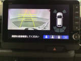 バックでの車庫入れも安心です! リアカメラが付いているバックモニター付のナビを装備しております。バンパーについているソナーや、操作線もついており距離感も画面から確認できます。