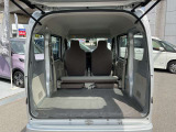 後部座席を畳んでいただければ、長尺の荷物などたくさんの荷物も積込みができます