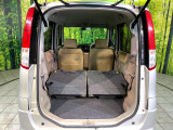 後席を格納すると、これだけの広さが!シーンに合わせたシートアレンジで、大きな荷物も積むことが出来ます♪