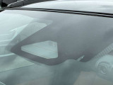 衝突被害軽減ブレーキです。前方の車両や歩行者を検知し、危険を察知すると警告やブレーキで衝突回避や被害軽減をサポートします。