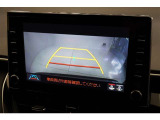 バックモニターがあれば車庫入れ時など、後ろが確認できて安心です。運転に自信がない方にはおすすめの装備です。ただし、バック時目視での確認も忘れずに。