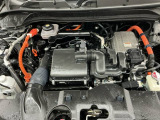 技術が詰まったエンジンルームもご覧の通りピカピカにクリーニング済みです。ハイブリッドなのでお財布にも環境にも優しいです。