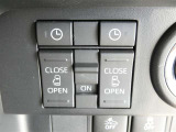 電動スライドドアのスイッチで車内からもスライドドアの開閉ができます。イージークローザー機能で半ドアになることも防止してくれます。