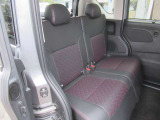 後部座席も乗り心地良好◎掲載後すぐに販売が決まってしまう場合もございますのでご来店前にお電話でご予約を頂ければ幸いです。