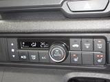 エアコンはオートエアコンでお好みの温度調整が出来、オールシーズン快適にドライブできます!さらに、運転席&助手席シートヒーターが付いてます。2段階に温度設定が可能です。