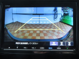 ギヤをRに入れるとナビの画面に後ろの映像が映るリヤカメラ付!後退時の安全確認やコンディションの悪い視界でもカラーバックモニターがドライバーをサポート☆☆☆