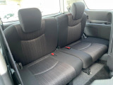 3列目シートはもちろん状態良好☆大人でもゆったりと座って頂けますので、大人数でのお出かけもラクラクです♪ご家族で、気の知れた仲間で、ドライブに行くのが楽しみですね♪