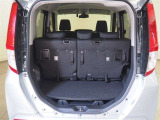 開口部の広いラゲージスペースは、荷物もラクラク積み込めます。