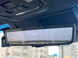 【デジタルインナーミラー】後席の大きな荷物や同乗者で後方が確認しづらい時でも安心!カメラが撮影した車両後方の映像をルームミラー内に表示。クリアな視界で状況の確認が可能です!