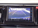 バックも安心のバックカメラ付いています。バックカメラがあると、いつでも安全にバックできますね。死角も減ります。