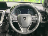 【純正革巻きステアリング】上質な革を使用することで、手にしっかり馴染みとても運転しやすいハンドルです♪