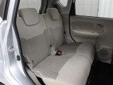 後席も十分な広さを確保していますので家族や友人とのロングドライブも快適です。