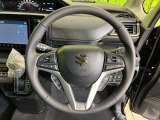 【純正革巻きステアリング】上質な革を使用することで、手にしっかり馴染みとても運転しやすいハンドルです♪