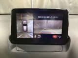 狭い場所での駐車やすれ違いなどでより的確な運転操作に役立つ360&deg;ビューモニターが装備されています。