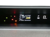 各操作スイッチは使いやすい位置に配置され、とっても見やすいメーターです。夜間時はラグジュアリーな気分にさせてくれる照明が魅力ですので、夜のドライブも楽しみになりますよ♪